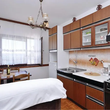 Apartmán 2 Bedroom Lovely In *